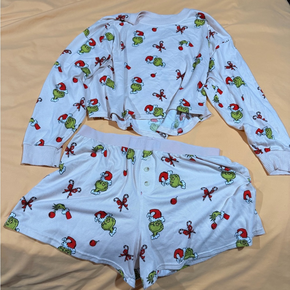 Women’s Holiday Pajama Set - White with Green and Red Print grinch